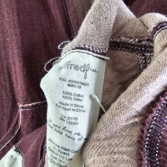 Wilfred Free Cardigan Women Small Red Button Lightweight Top Slouchy Aritzia - Picture 9 of 12